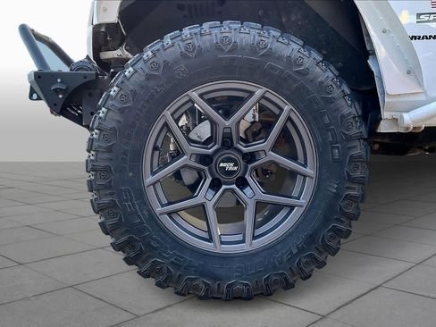 Used 2018 Jeep Wrangler Sport image 11