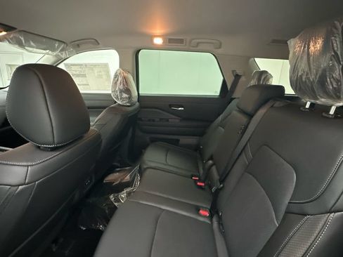New 2026 Nissan Pathfinder SL AWD/4WD image 10
