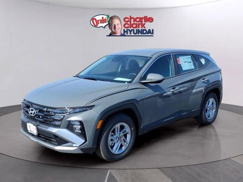 New 2026 Hyundai Tucson SE FWD image 1