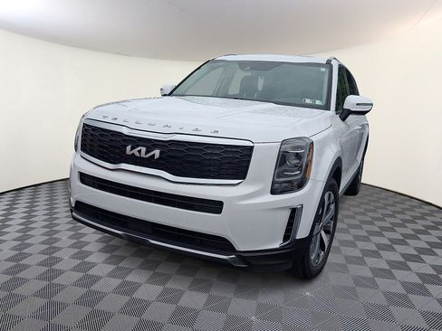 Used 2022 Kia Telluride S AWD/4WD image 3