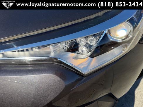 Used 2019 Toyota C-HR LE FWD image 32