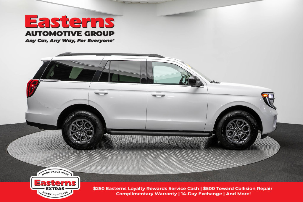 Used 2025 Ford Expedition Active AWD/4WD image 5