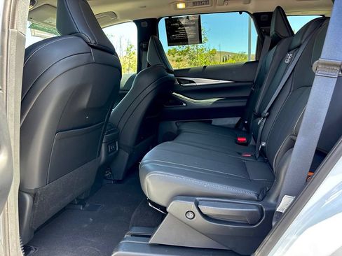 Certified 2026 INFINITI QX60 Luxe w/ Cargo Package FWD image 7