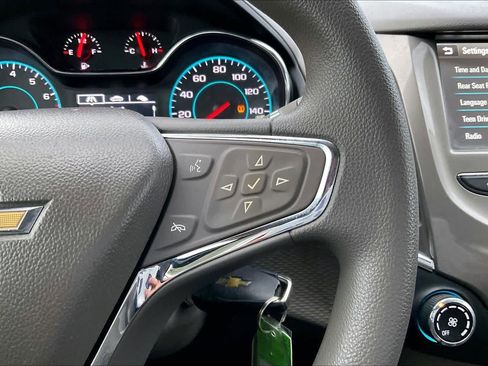 Used 2017 Chevrolet Cruze LT image 25
