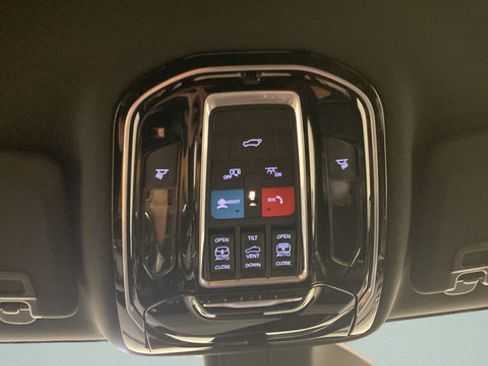 Used 2022 Jeep Grand Cherokee Overland AWD/4WD image 22