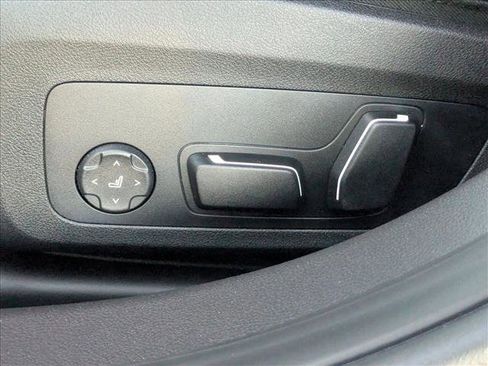 New 2026 BMW 330i Sedan w/ M Sport Package image 4