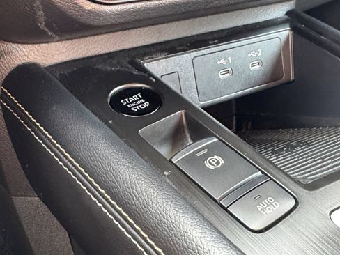 Used 2025 Nissan Kicks SV AWD/4WD image 32