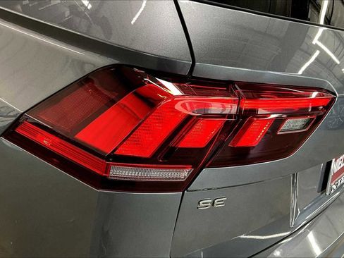 Used 2024 Volkswagen Tiguan SE image 30