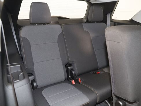 Used 2021 Chevrolet Traverse LS image 12