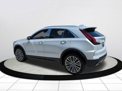 Used 2024 Cadillac XT4 Premium Luxury w/ Active Safety Package FWD image 5