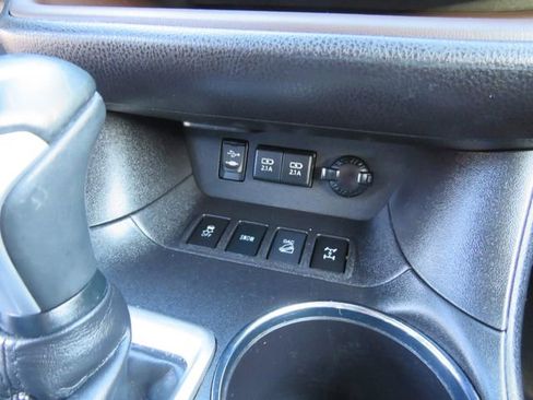 Used 2019 Toyota Highlander XLE image 28