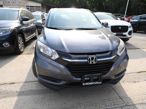 Used 2017 Honda HR-V LX image 3