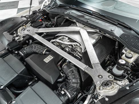 Used 2020 Aston Martin V8 Vantage Coupe RWD image 32