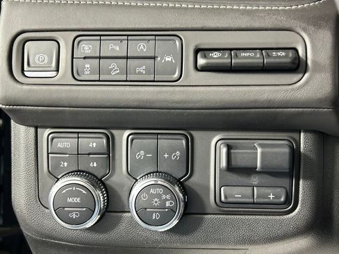 Used 2024 GMC Yukon Denali Ultimate image 34