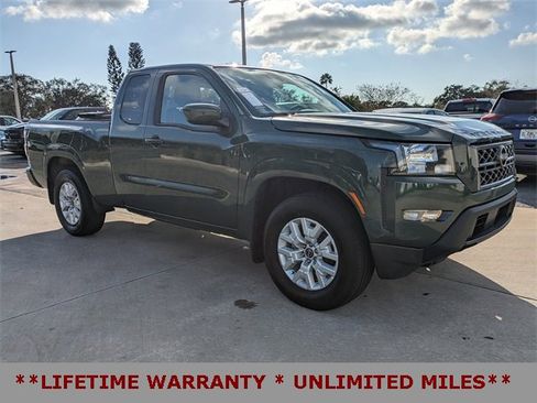 Used 2022 Nissan Frontier SV image 2