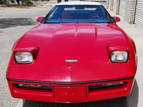 Used 1987 Chevrolet Corvette Convertible image 2