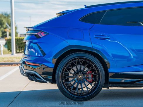 Used 2019 Lamborghini Urus image 10