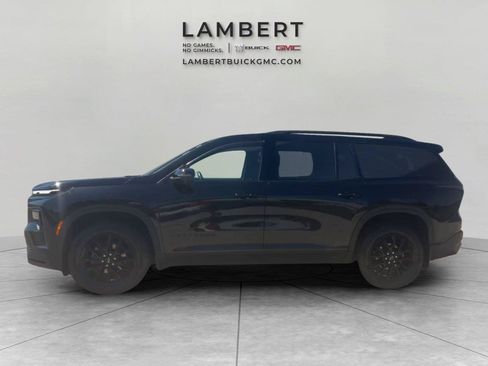 Used 2024 Chevrolet Traverse LT w/ Midnight/Sport Edition AWD/4WD image 2