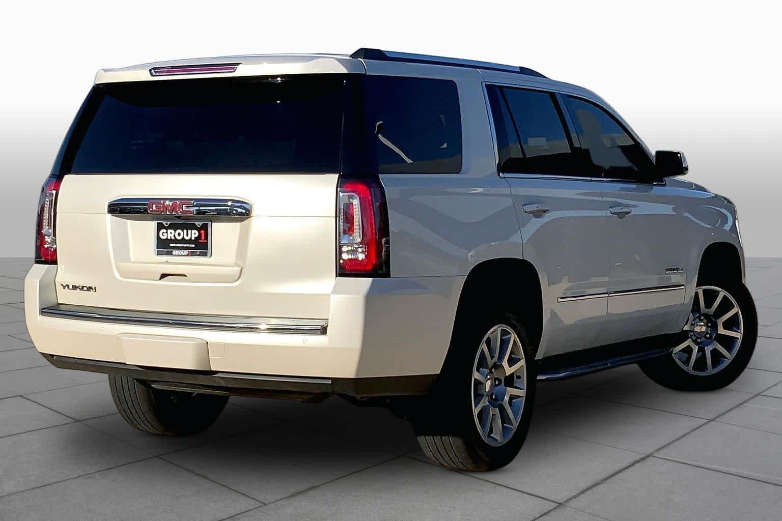 Used 2015 GMC Yukon Denali w/ Open Road Package AWD/4WD image 12