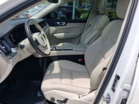 Certified 2024 Volvo XC60 B5 Core w/ Protection Package Premier AWD/4WD image 13