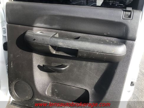 Used 2014 Chevrolet Silverado 2500 LT w/ Interior Plus Package image 16