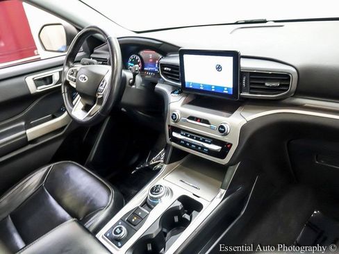 Certified 2021 Ford Explorer XLT w/ Equipment Group 202A image 27