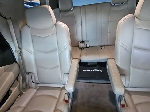 Used 2019 Cadillac Escalade 2WD image 20