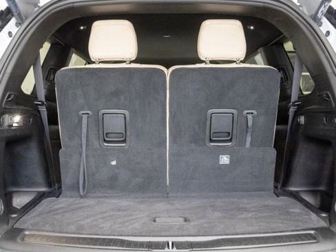 Certified 2023 Jeep Grand Cherokee L Limited w/ Black Appearance Package image 9