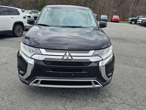 Used 2019 Mitsubishi Outlander AWD image 3