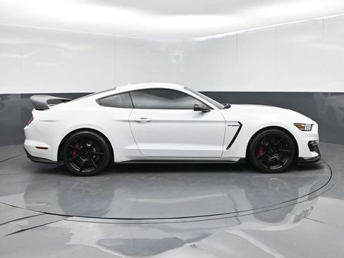 Used 2017 Ford Mustang Shelby GT350R w/ GT350R Equipment Group 920A RWD image 9