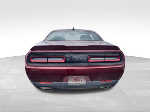 Used 2018 Dodge Challenger SXT w/ Super Sport Group (SS/T) RWD image 9