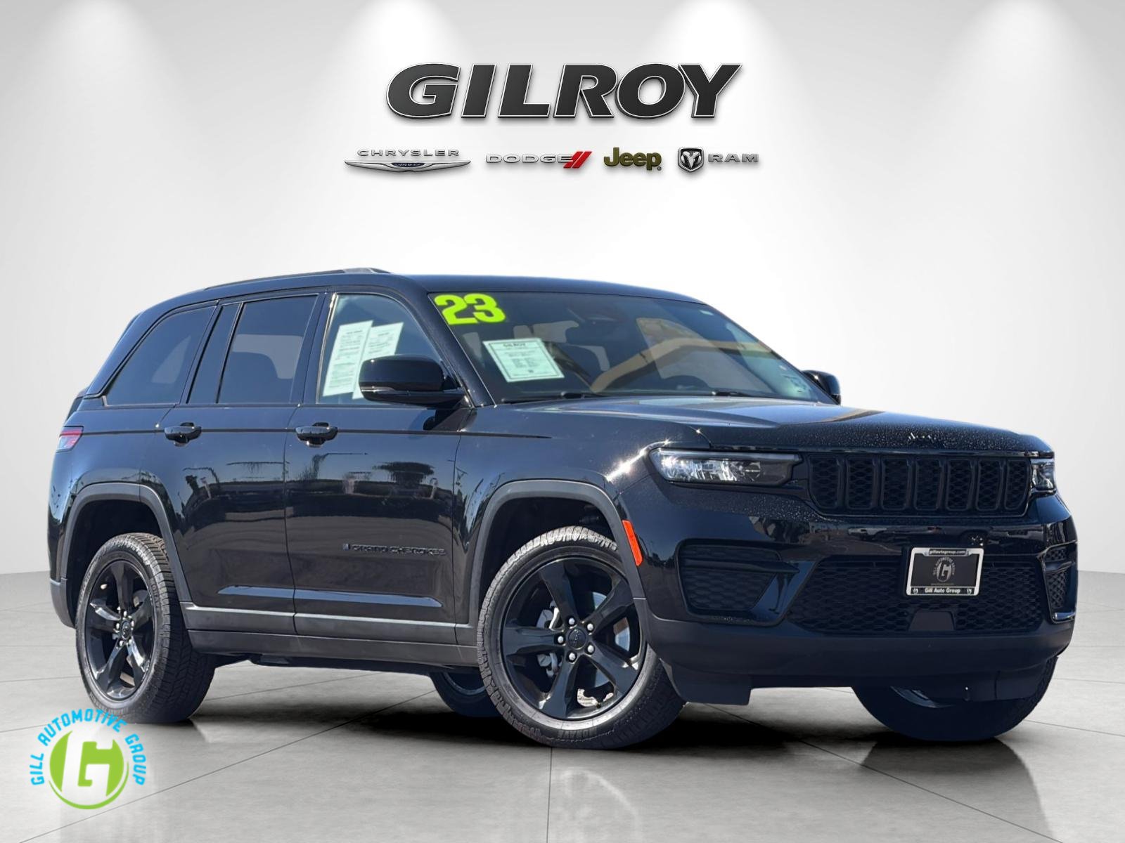 Used 2023 Jeep Grand Cherokee Altitude RWD image 1