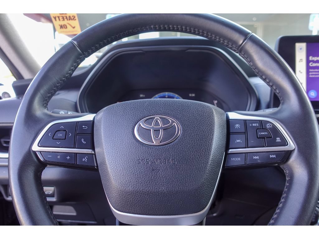 Certified 2025 Toyota Grand Highlander AWD image 13