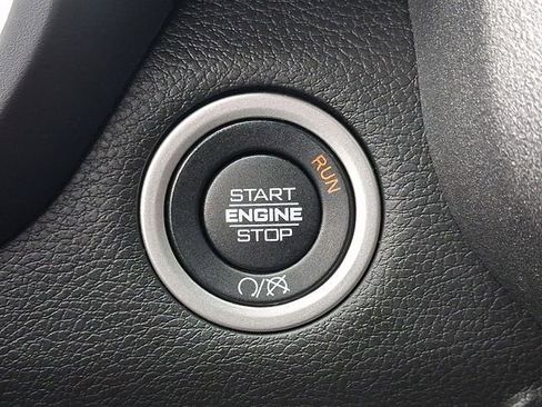 Used 2024 RAM 2500 Tradesman w/ Chrome Appearance Group image 22