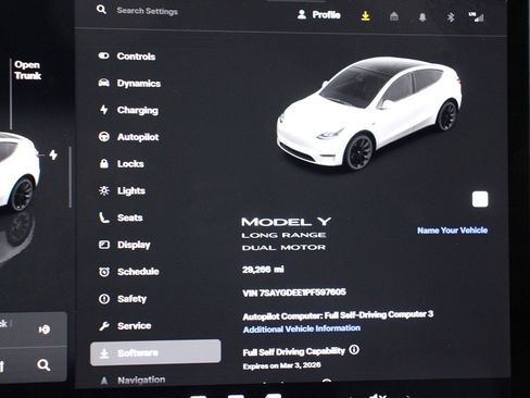 Used 2023 Tesla Model Y Long Range image 11
