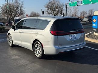 Used 2024 Chrysler Pacifica Limited video 3