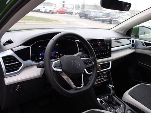 New 2026 Volkswagen Taos SE image 11