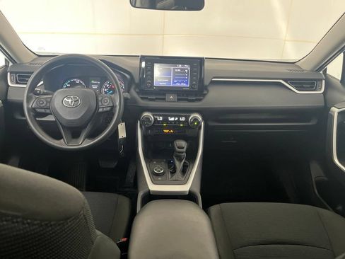 Used 2022 Toyota RAV4 LE AWD/4WD image 31