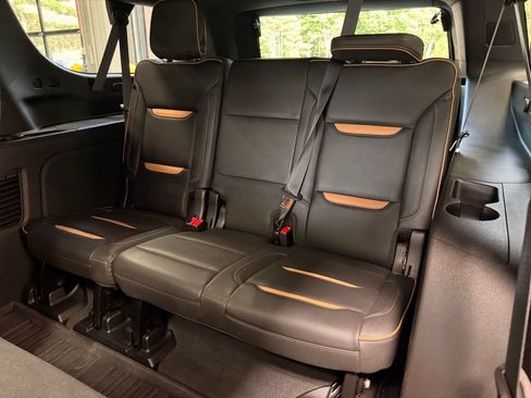 Used 2024 GMC Yukon XL AT4 w/ AT4 Premium Plus Package AWD/4WD image 22