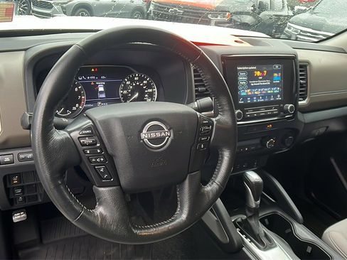 Used 2022 Nissan Frontier SV image 21