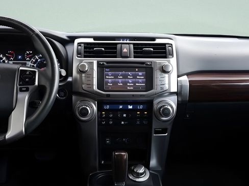 Used 2015 Toyota 4Runner Limited AWD/4WD image 33
