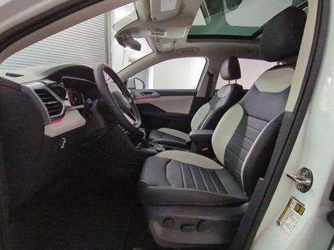 New 2025 Volkswagen Taos SEL image 16