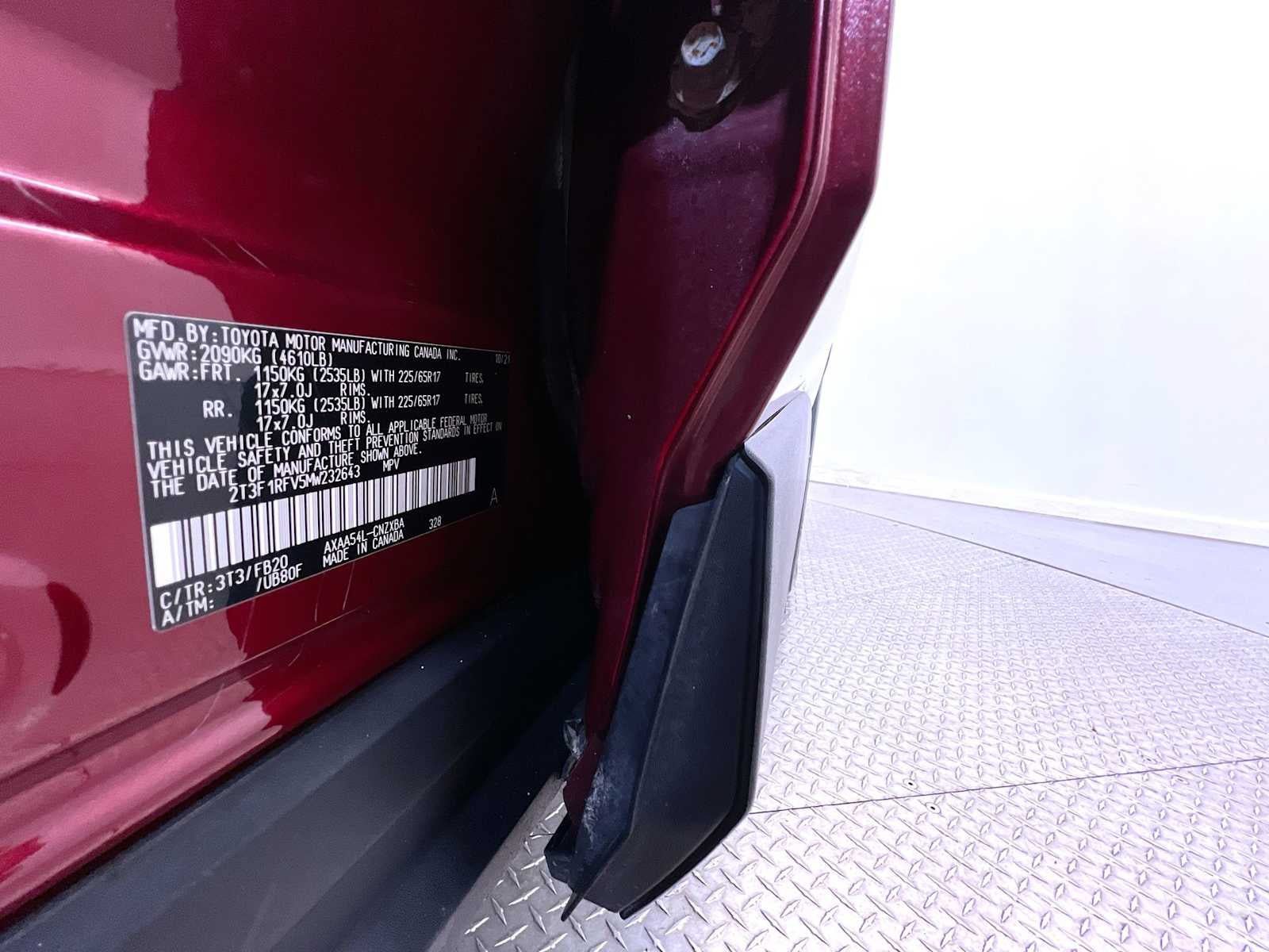 Used 2021 Toyota RAV4 LE AWD/4WD image 43