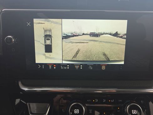 Used 2024 GMC Sierra 2500 Denali w/ Denali Reserve Package image 25