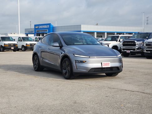 Used 2026 Tesla Model Y Long Range AWD/4WD image 3