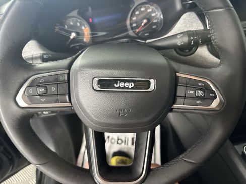 Used 2024 Jeep Compass Latitude AWD/4WD image 8