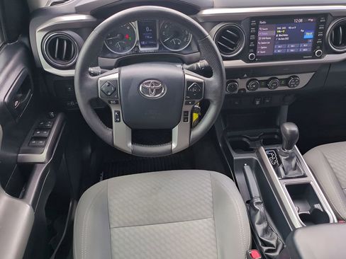 Used 2020 Toyota Tacoma SR5 image 15
