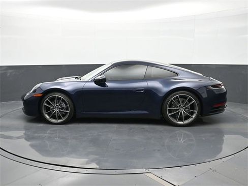 Used 2021 Porsche 911 Carrera image 2