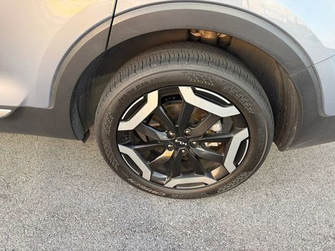 Used 2025 Kia Telluride S FWD image 7