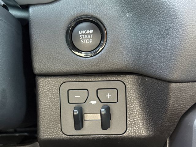 Used 2026 Toyota Tundra Limited AWD/4WD image 28